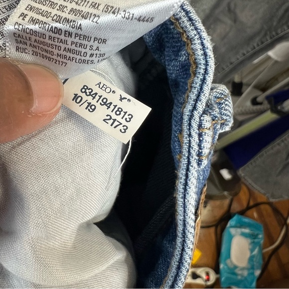 EUC American Eagle Stretch High Rise Mom Jeans - Picture 9 of 11